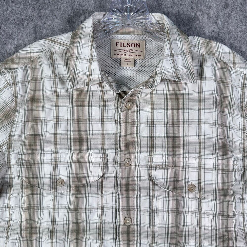 Filson Shirt Mens Size Small Beige Short Sleeve Vented Fishing Polyester Outdoor